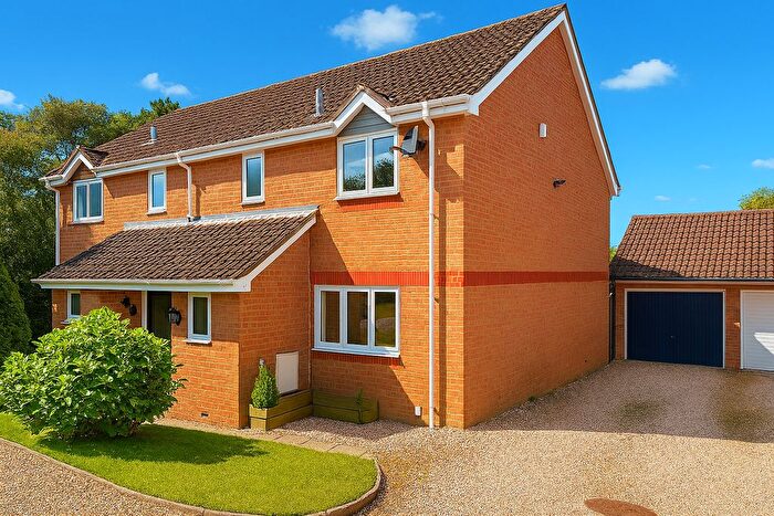 3 Bedroom Semi-Detached House For Sale In Oak Close, Corfe Mullen, Wimborne, Dorset, BH21