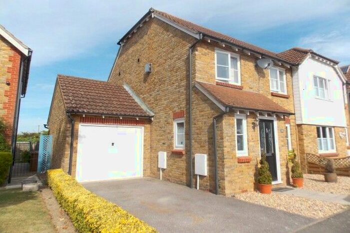 3 Bedroom Semi-Detached House To Rent In William Judge Close, Tenterden, TN30