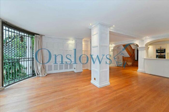 5 Bedroom Terraced House To Rent In South Eaton Place, London, SW1W