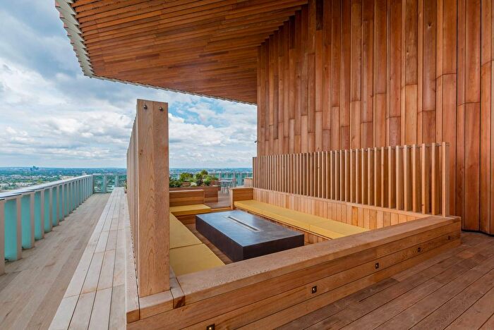 2 Bedroom Flat To Rent In Manhattan Loft Apartments, Stratford, London, E20