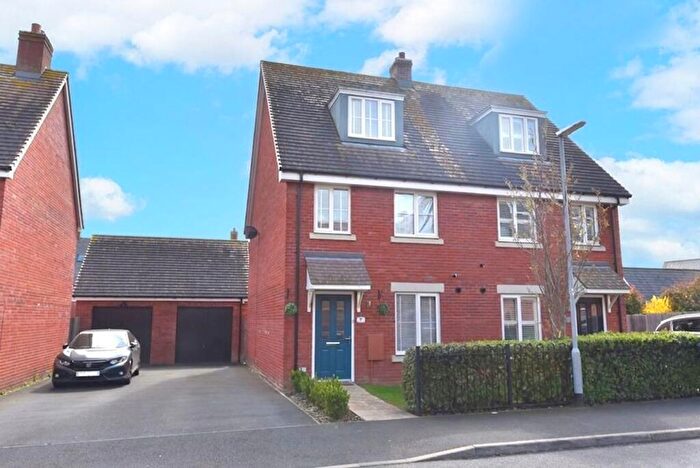3 Bedroom Semi Detached House For Sale In Ouse Way, Biggleswade, SG18