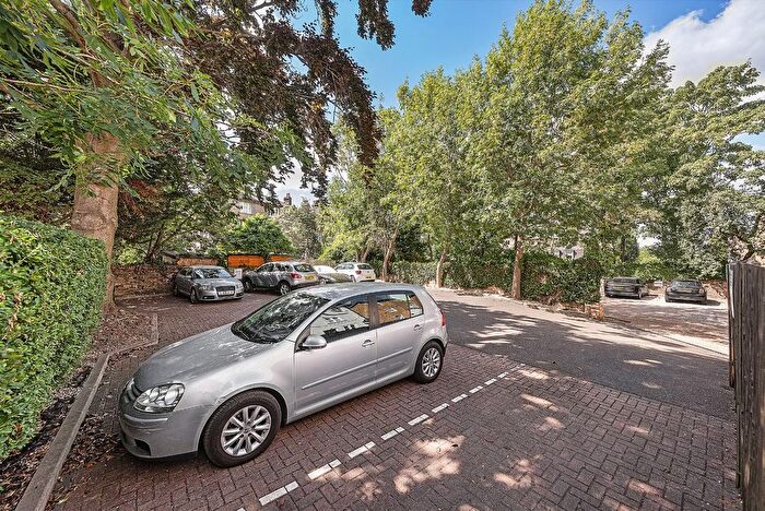 1 Bedroom Flat To Rent In Church Road, Richmond, TW10