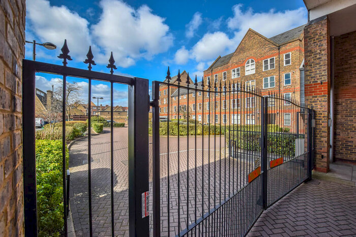 2 Bedroom Apartment To Rent In Station Road, Ware, SG12