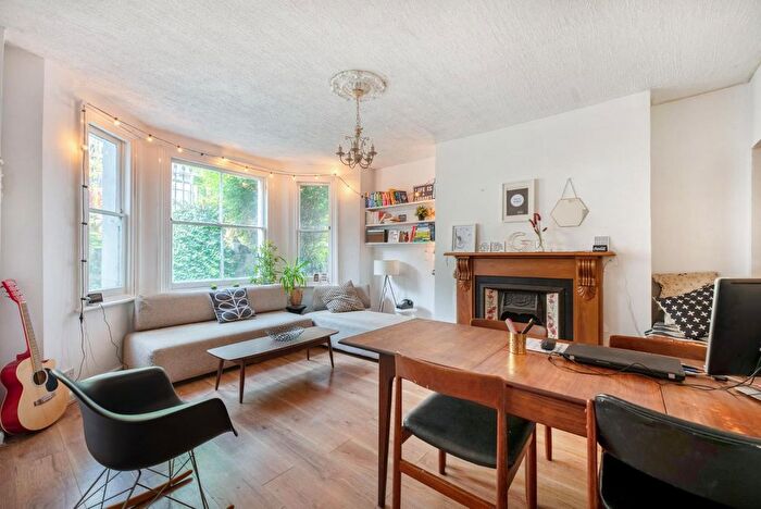 2 Bedroom Flat To Rent In Victoria Rise, SW4
