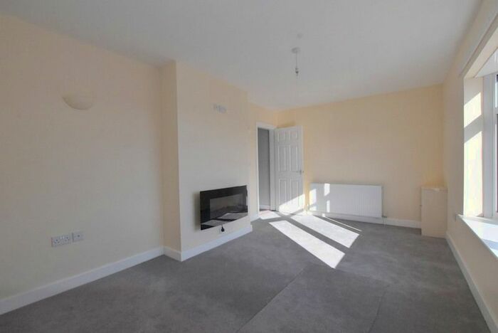 3 Bedroom Semi-Detached House To Rent In Hunters Way, Penkhull, ST4