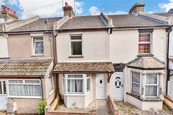 3 Bedroom Terraced House For Sale In Court Lodge Road, Gillingham, Kent, ME7