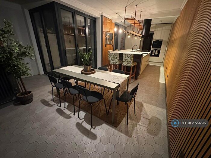 6 Bedroom Terraced House To Rent In Albany Road, Cardiff, CF24