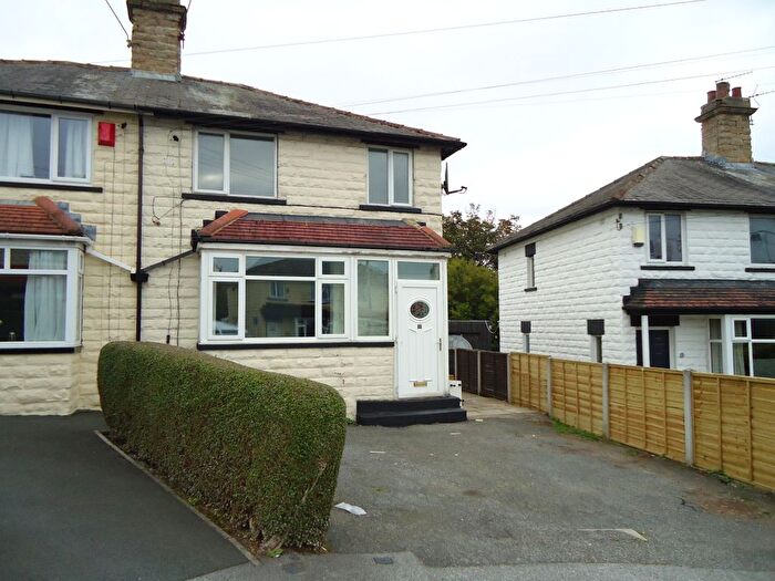 3 Bedroom Semi-detached House To Rent In Parkside Mount, Beeston, LS11