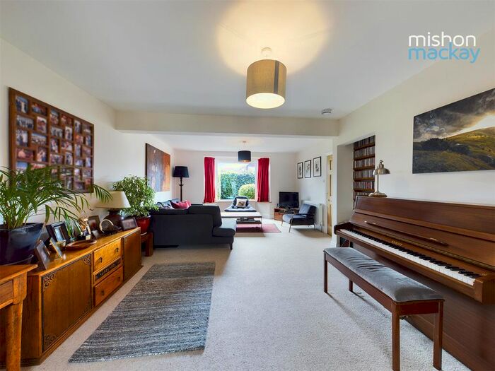 4 Bedroom Semi-Detached House To Rent In Elm Drive, Hove, BN3