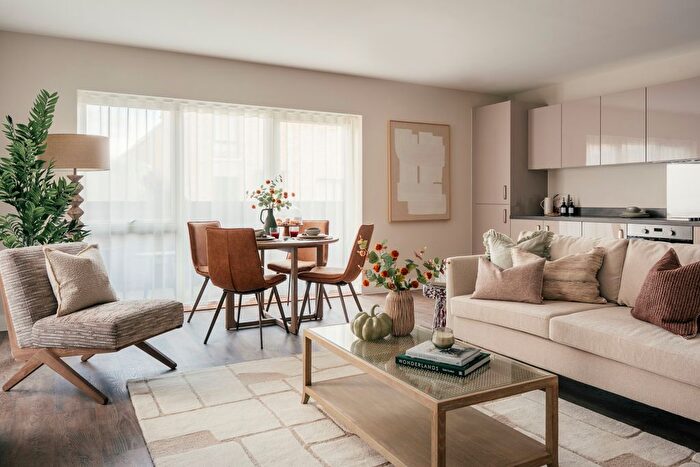 2 Bedroom Flat For Sale In Bragg Way, Cambridge, CB5