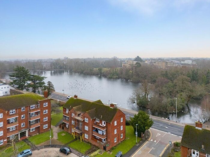 2 Bedroom Flat For Sale In Snaresbrook Road, Wanstead, E11