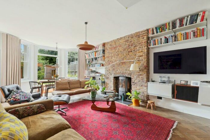 3 Bedroom Flat To Rent In Elsworthy Terrace, London, NW3