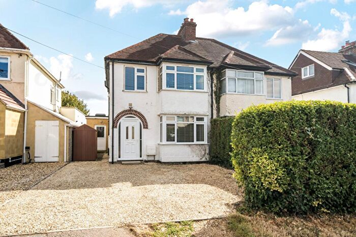 4 Bedroom Semi-Detached House For Sale In Kidlington, Yarnton, OX5