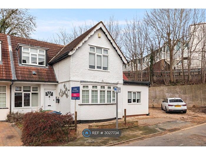 Studio To Rent In School Lane, Pinner, HA5