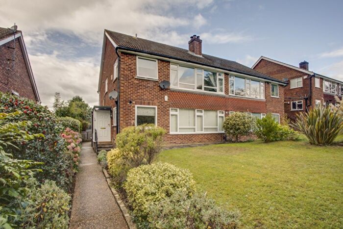 2 Bedroom Maisonette To Rent In Chalfont Avenue, Buckinghamshire, HP6