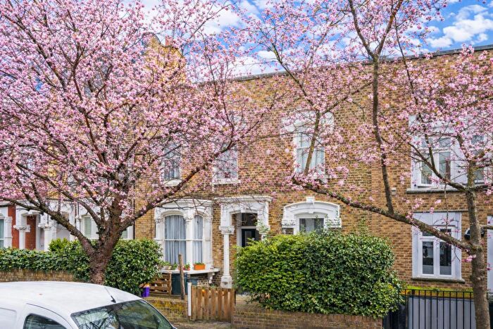 Studio To Rent In Leconfield Road, London, N5