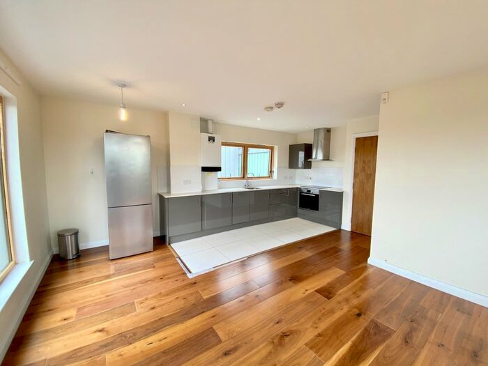 2 Bedroom Flat To Rent In Muswell Hill Road, London, N10