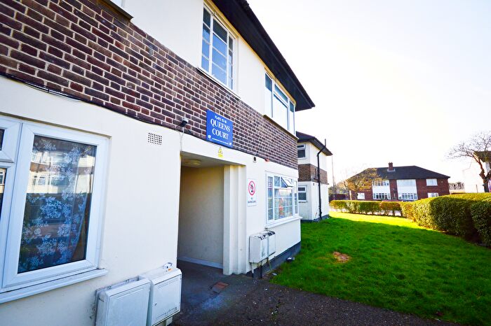 2 Bedroom Flat To Rent In Queens Court, Kenton Lane, Harrow, HA3