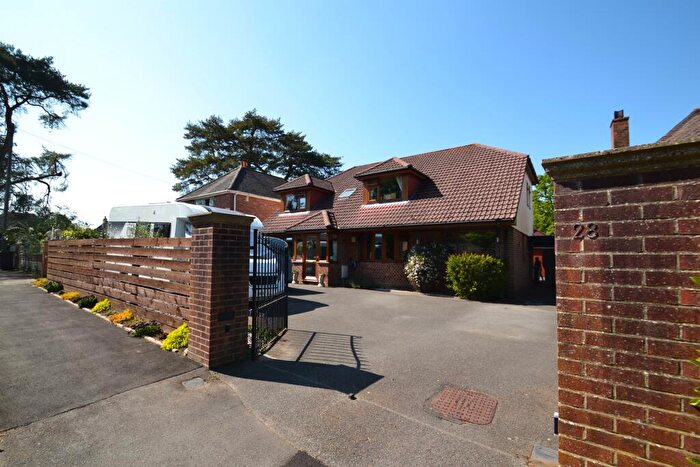 5 Bedroom Detached House For Sale In Broadstone, BH18