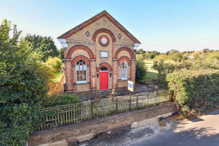 4 Bedroom House To Rent In Warren Road, Chelsfield, BR6