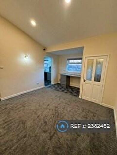 2 Bedroom Flat To Rent In The Old Liberal Club, Hyde, SK14