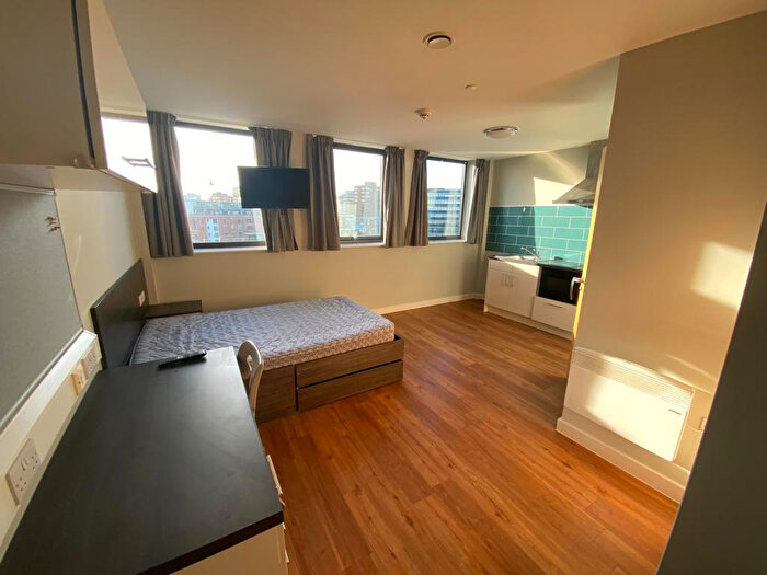 Apartment To Rent In Sovereign House, Queen Street, Sheffield, South Yorkshire, S1