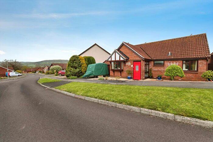 3 Bedroom Bungalow For Sale In Honeysuckle Drive, Honiton, Devon, EX14