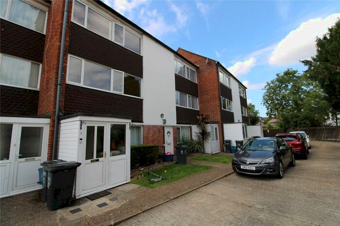 2 Bedroom Flat To Rent In Ashburton Road, Addiscombe, Croydon, CR0