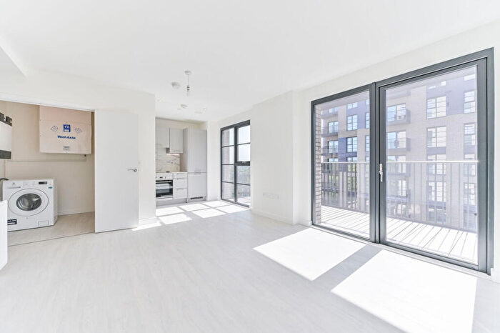 1 Bedroom Flat To Rent In Burlington Road, New Malden, KT3