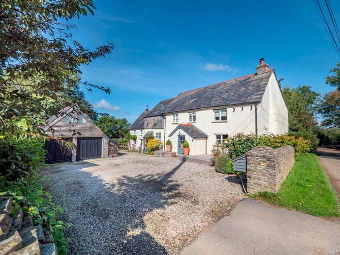 4 Bedroom Farmhouse For Sale In Week St. Mary, Holsworthy, EX22