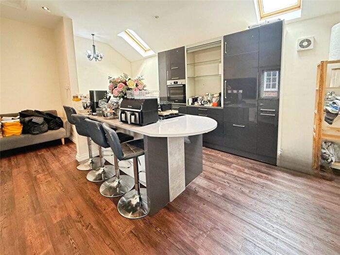 2 Bedroom Flat To Rent In London Road, Oadby, Leicester, LE2