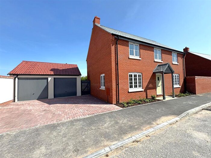 4 Bedroom Detached House For Sale In Constable Crescent, Chesil Reach, Chickerell, DT3