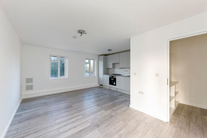 1 Bedroom Apartment To Rent In Jamaica Road London, SE16