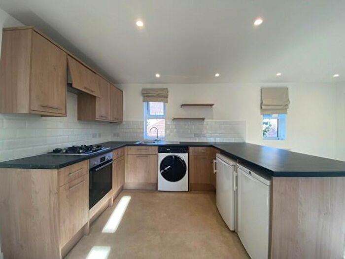 1 Bedroom Maisonette To Rent In Fairford Leys, Aylesbury, HP19