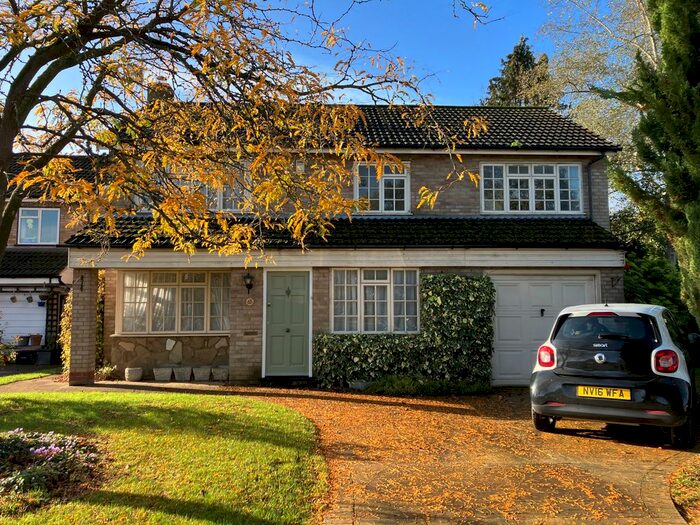 4 Bedroom Detached House To Rent In Maplefield, St Albans, AL2