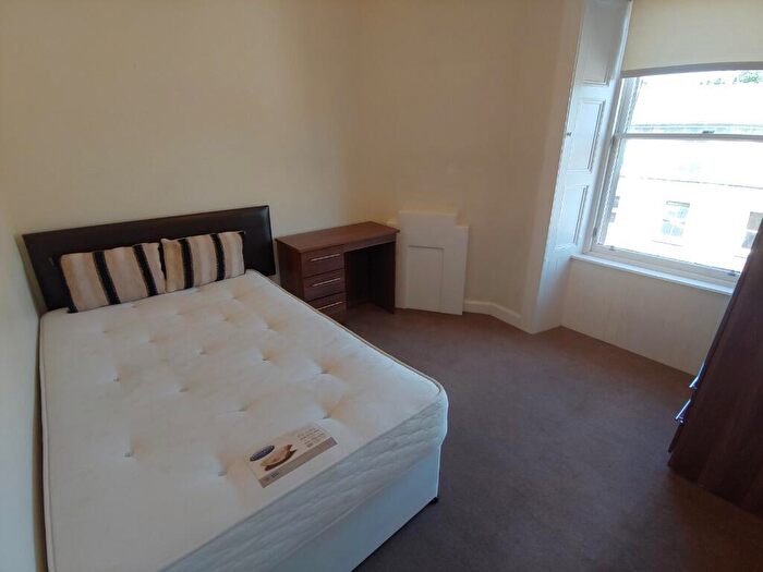 3 Bedroom Flat To Rent In () Grindlay Street, Edinburgh, EH3