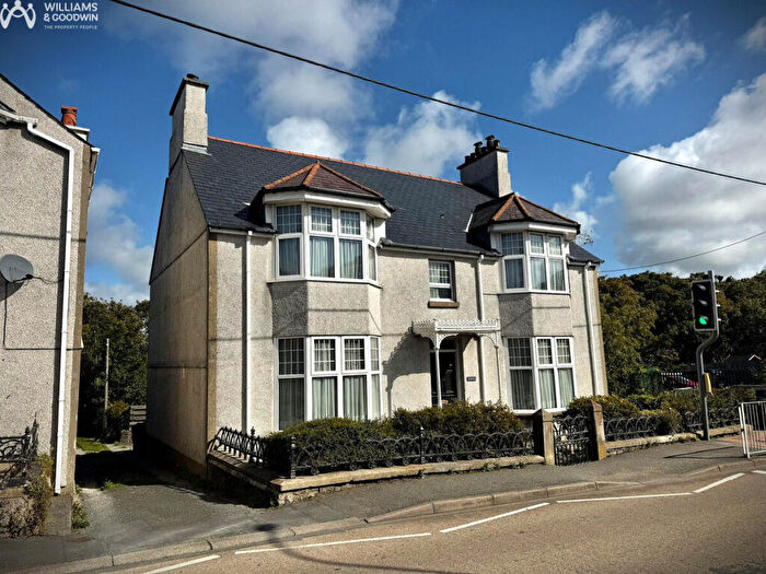 4 Bedroom Detached House For Sale In Penrallt, Llangefni, Anglesey, LL77