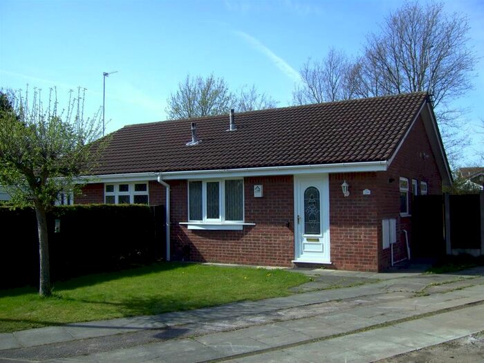 2 Bedroom Semi-Detached Bungalow To Rent In Fairbourne Close, Callands, Warrington, WA5