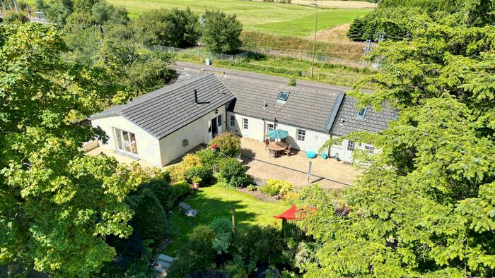 3 Bedroom Cottage For Sale In Breich, West Calder, EH55