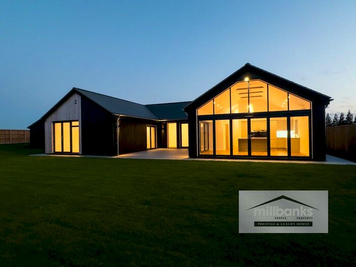 4 Bedroom Detached Bungalow For Sale In Hingham Road, Great Ellingham, NR17