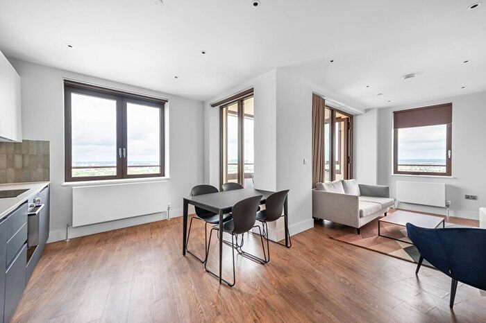 2 Bedroom Flat To Rent In Park Lane, Wembley, HA9