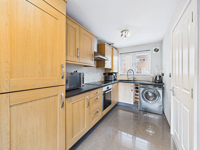3 Bedroom Town House For Sale In Baird Park Drive, Carlton, Nottingham, NG4
