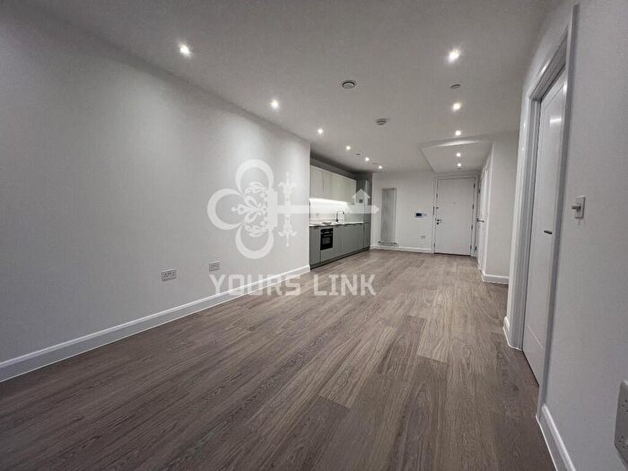 1 Bedroom Apartment To Rent In Ellipse House, Eden Place, London, E16