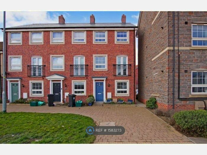 3 Bedroom Semi-Detached House To Rent In Honeysuckle Road, Emersons Green, Bristol, BS16