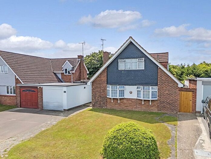 4 Bedroom Detached House For Sale In Furrowfelde, Basildon, Essex, SS16