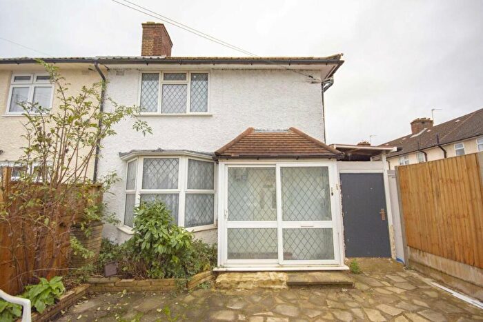 4 Bedroom Semi-Detached House To Rent In Goldbeaters Grove, Edgware, HA8