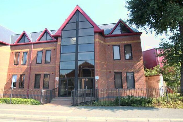 1 Bedroom Studio To Rent In East Street, Reading, Berkshire, RG1