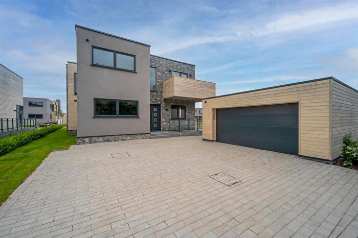 5 Bedroom House To Rent In Copse Lane, Hayling Island, PO11