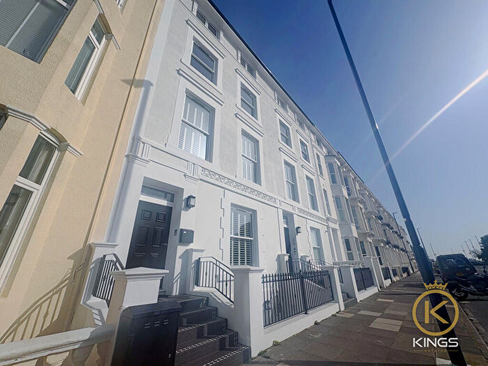 1 Bedroom Flat To Rent In South Parade, Southsea, PO5