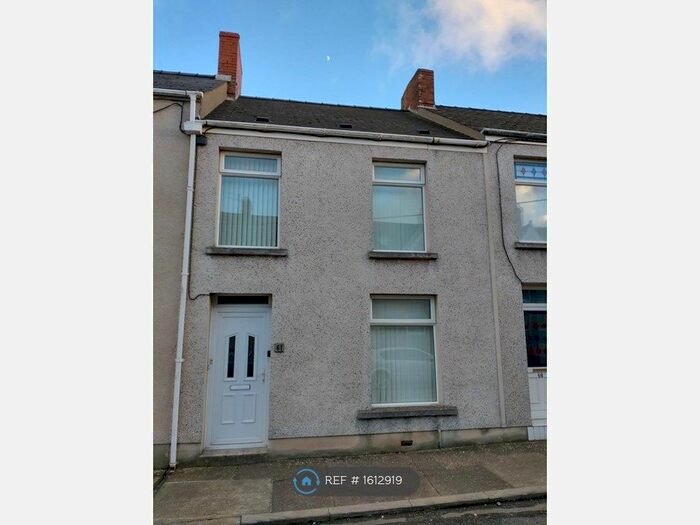 3 Bedroom Terraced House To Rent In Dewsland Street, Milford Haven, SA73